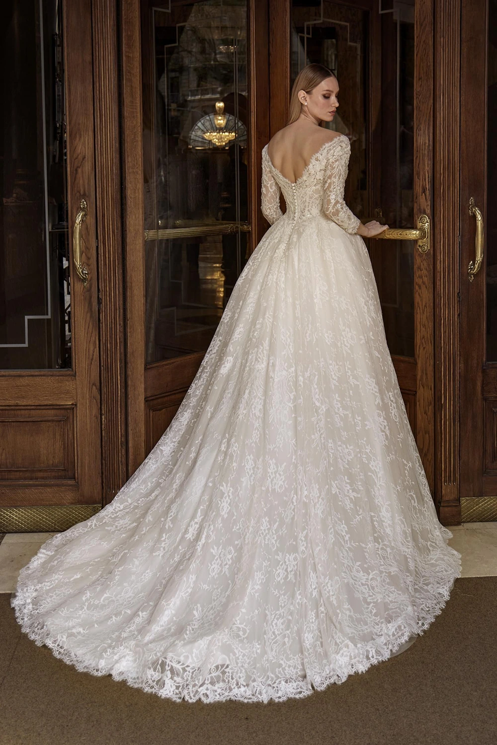 Brautkleid Modell Drios von Pronovias – Rückenansicht