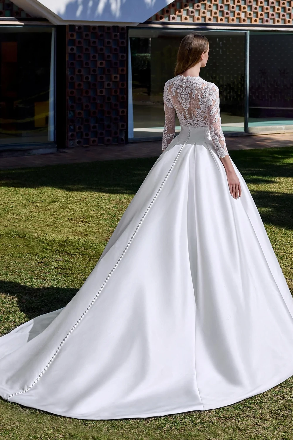 Brautkleid Modell Lilar von Pronovias – Rückenansicht
