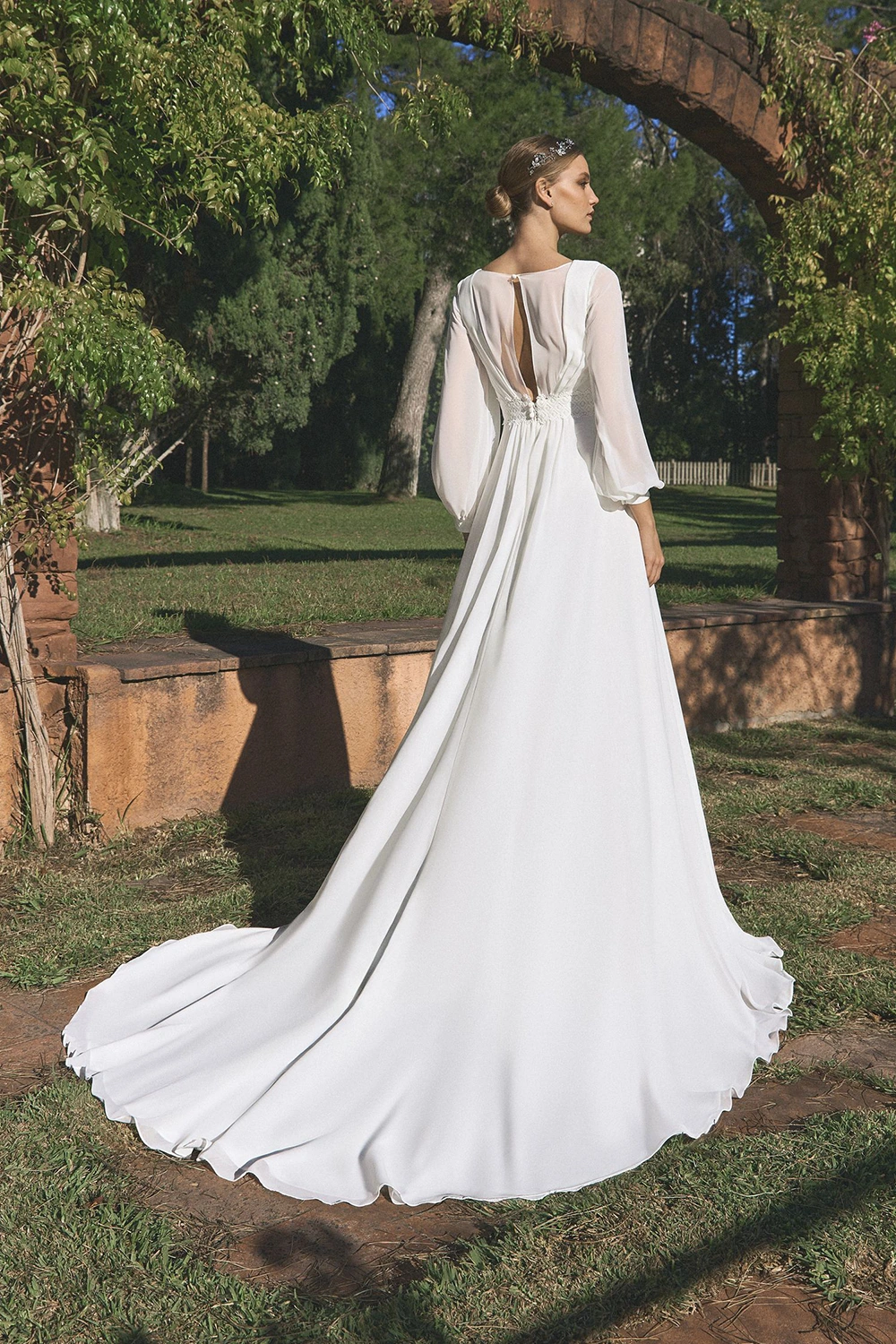 Brautkleid Modell Gaetano von White One – Rückenansicht