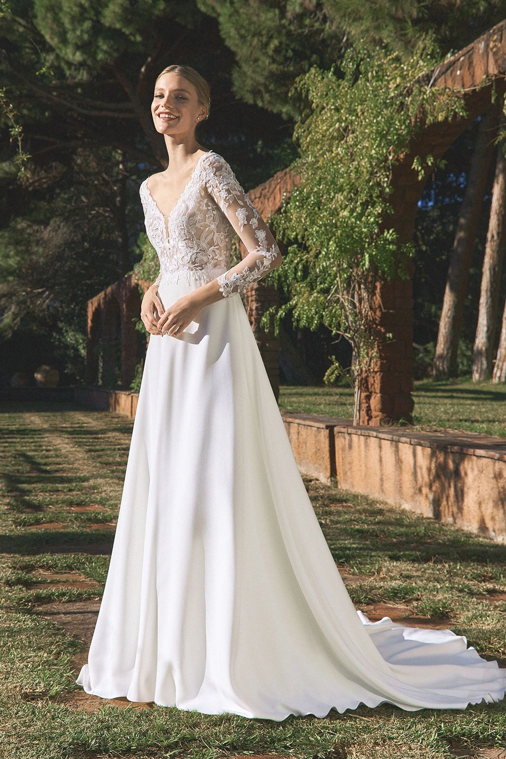 Brautkleid Modell Sorisso von White One – Vorschau