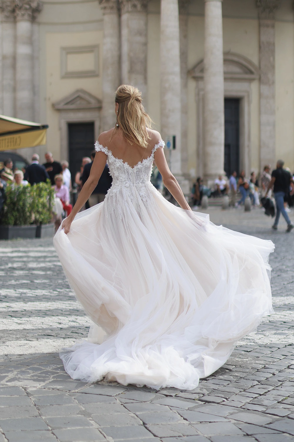 Brautkleid Modell Amedea von Yedyna – Rückenansicht