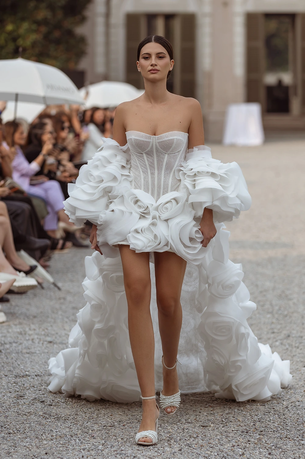 Brautkleid Modell Denisa von Yedyna – Vorschau